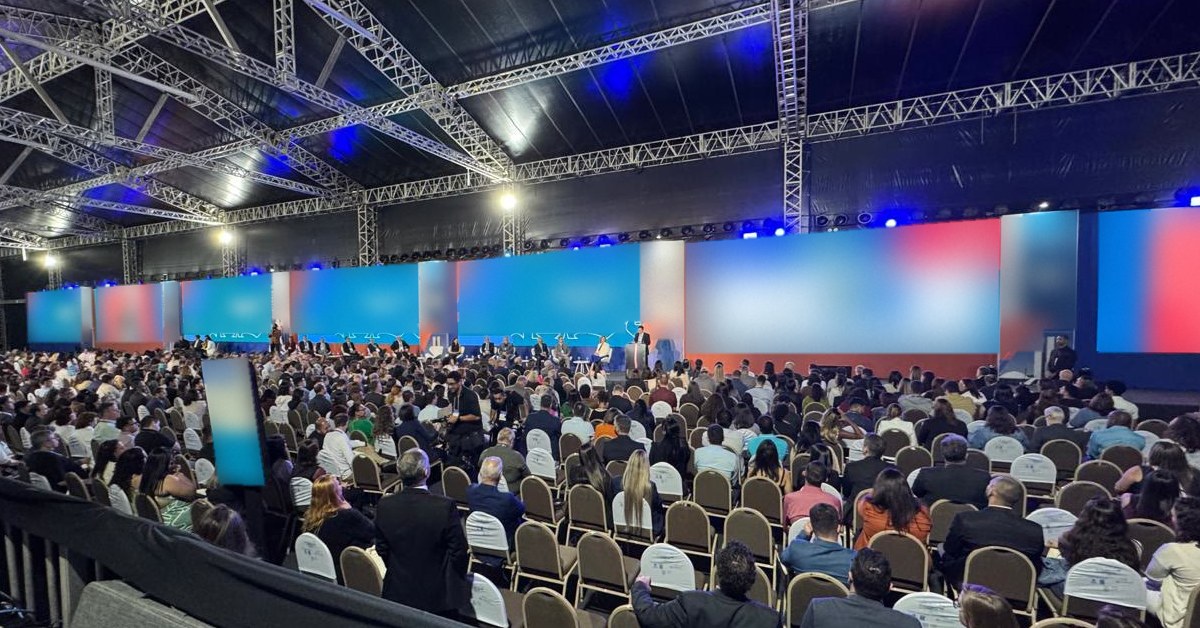 Plenária na tenda, congresso em Brasília paisagem